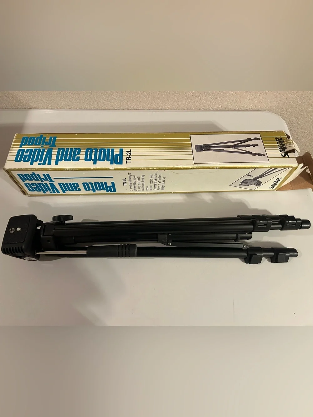 Sakar TR-2L Photo and Video Tripod in original box